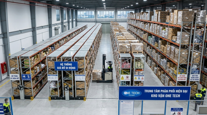 Kệ kho di động tăng sức chứa trong kho hàng TP.HCM